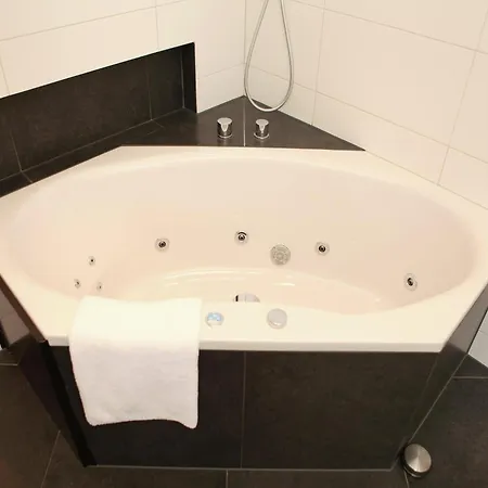 Holiday home In With Garden & Bbq, Cleaning Included Epen